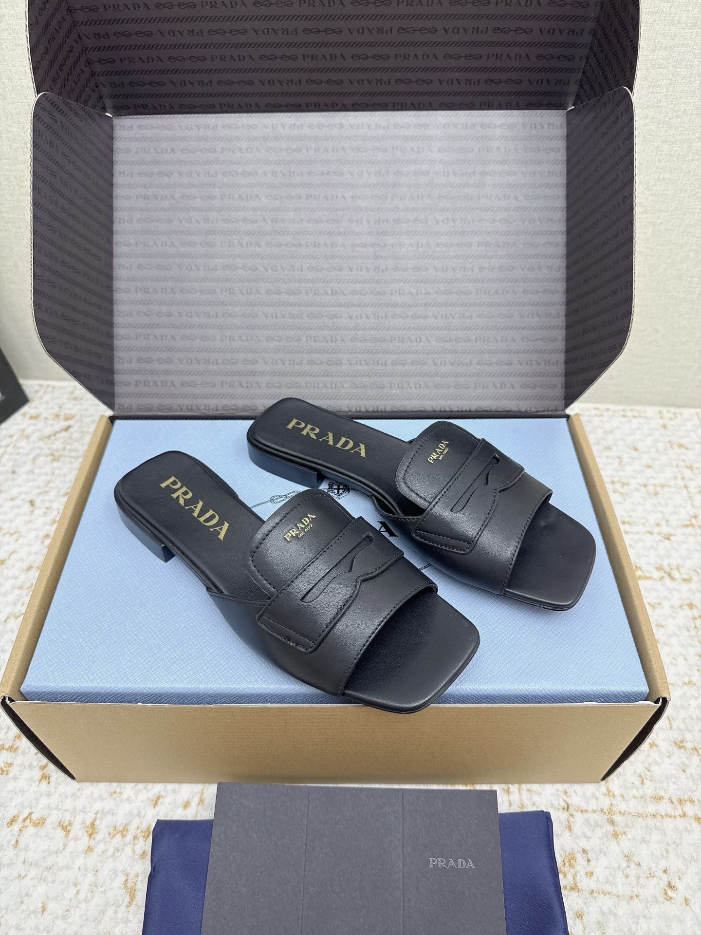 Prada Style Leather Women's Shoes style reference detail image 3 from source 784840
