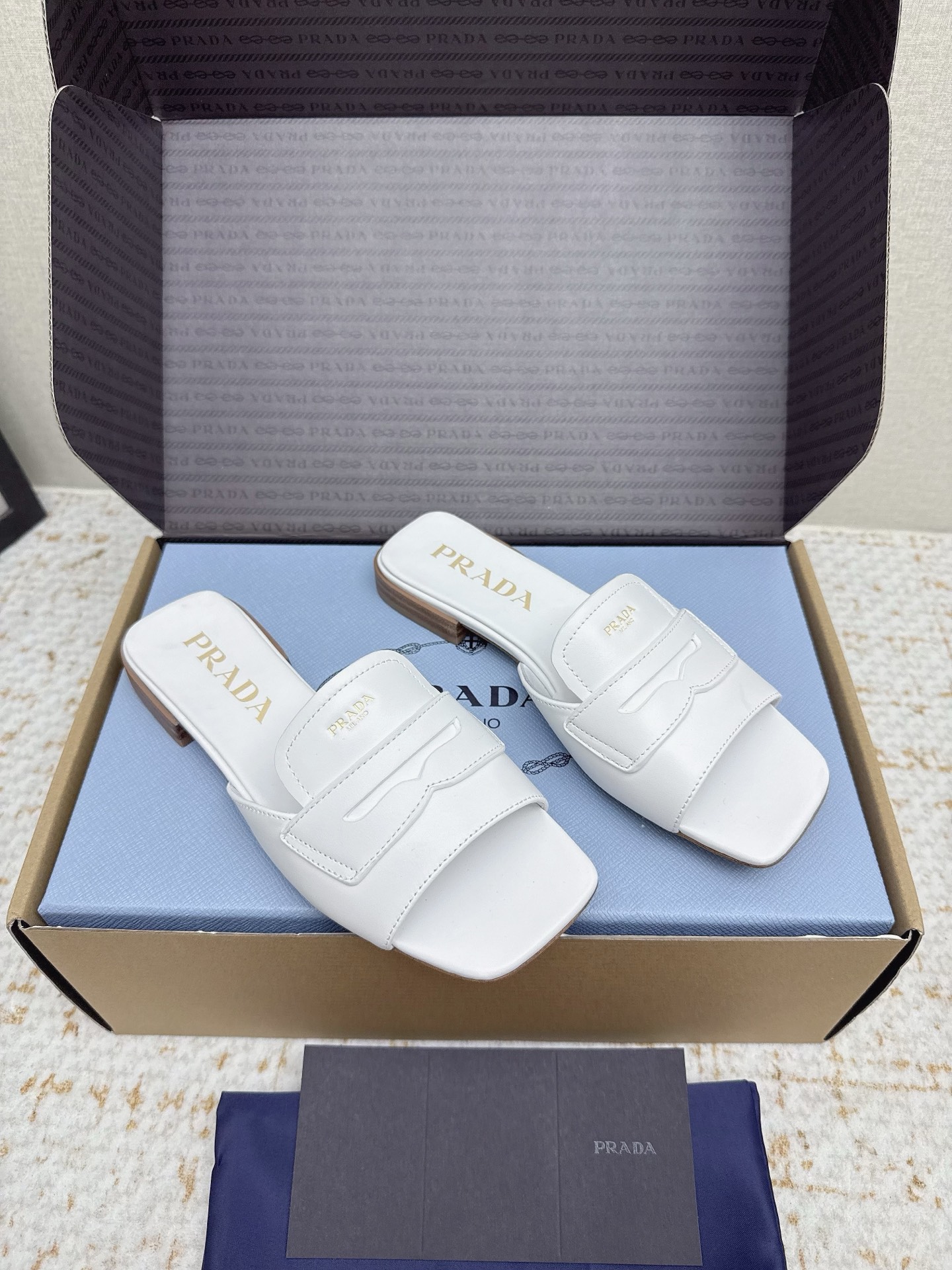 Prada Style Leather Women's Shoes style reference detail image 3 from source 784841