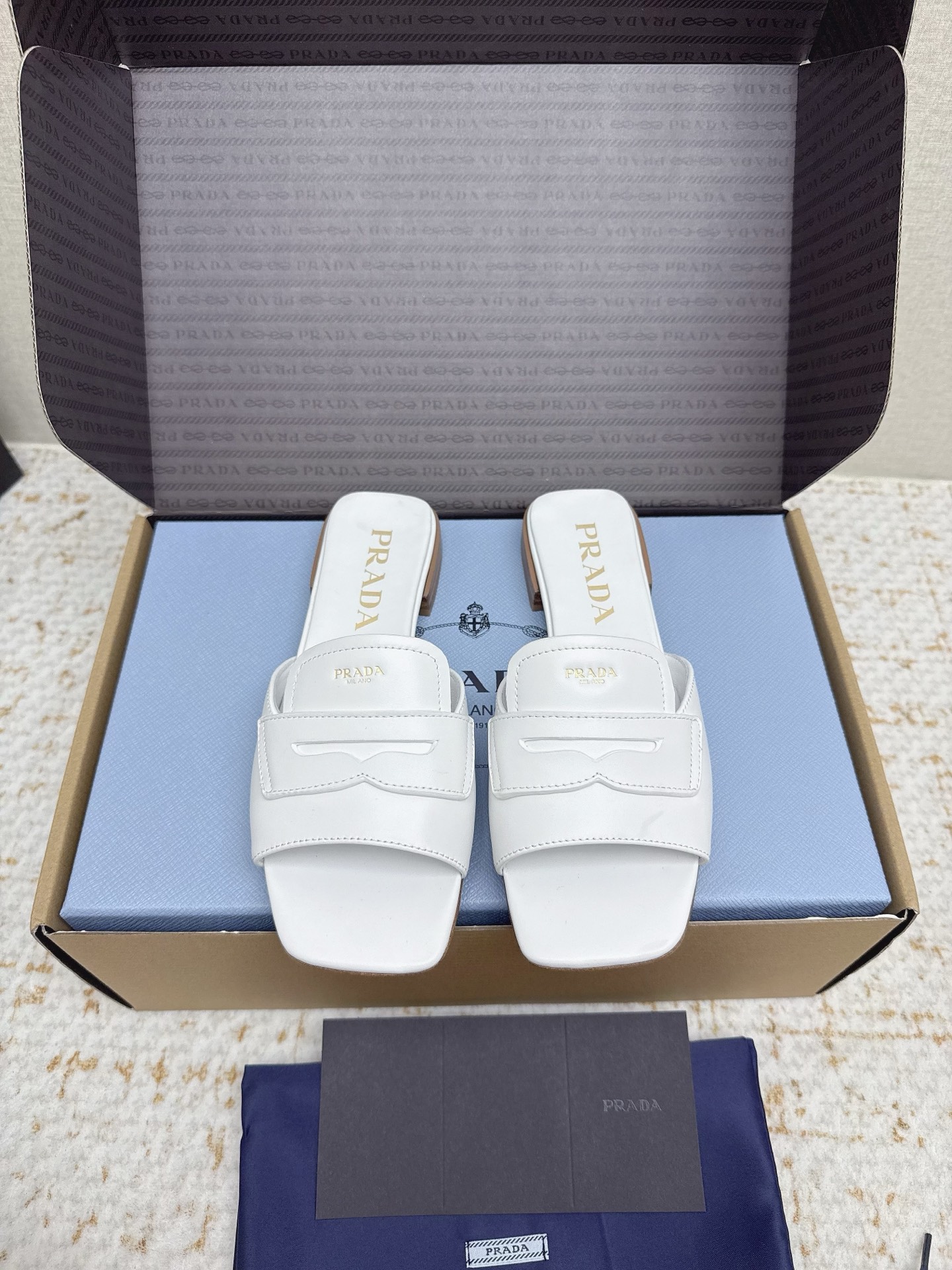 Prada Style Leather Women's Shoes style reference detail image 2 from source 784841