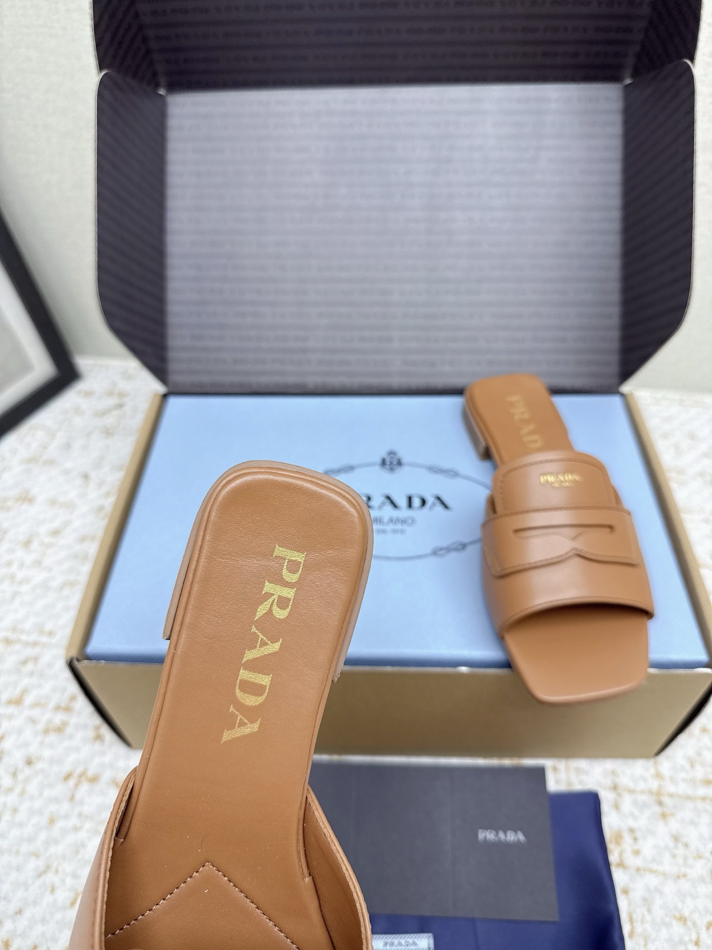 Prada Style Leather Women's Shoes style reference detail image 6 from source 784842