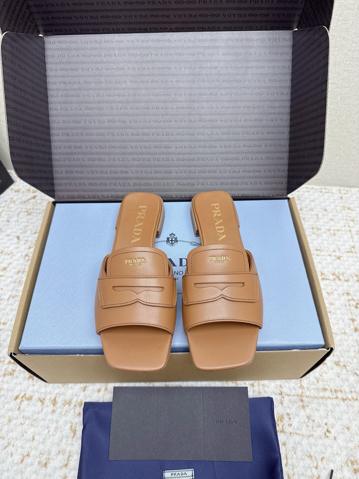 Prada Style Leather Women's Shoes style reference detail image 2 from source 784842