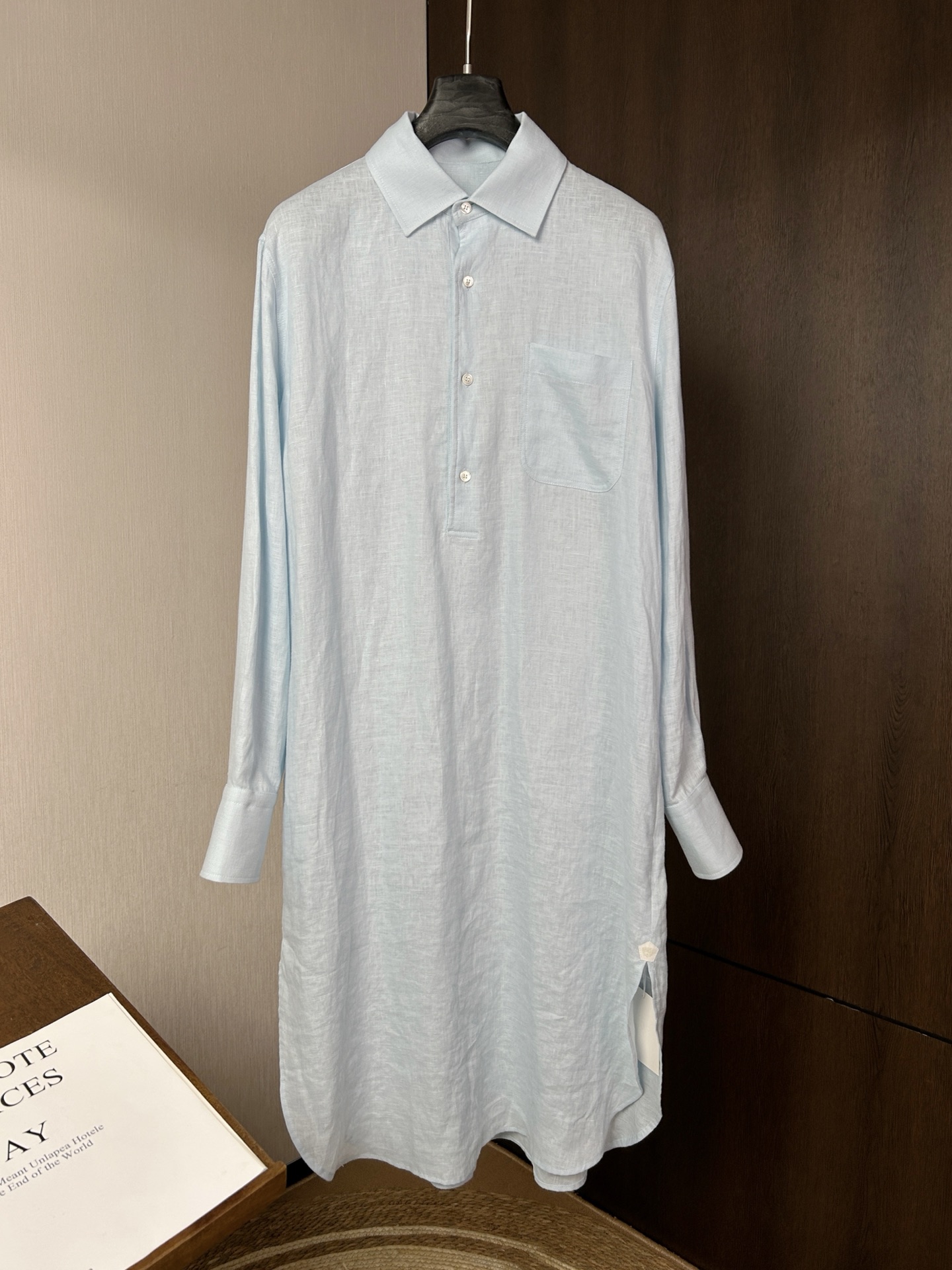 NO:861293,LP holiday linen light blue shirt dress blouse style Lora dress is light and delicate, size SML, women's clothing, loro piana, skirts, shirts,19860909LP度假亚麻淡蓝色衬衫连衣裙 罩衫式Lora连衣裙轻盈精致,码数 SML,女装,loro piana,skirts,shirts,,Women's clothing