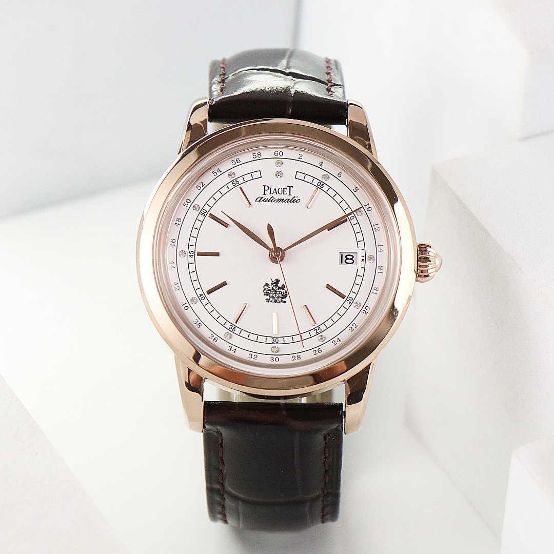 NO:714974,[TW’s latest masterpiece] Piaget ALTIPLANO series, the highest version of the watch on the market!  The TW watchmaker team carefully designs, dares to be the first, breaks through multiple technical bottlenecks, and strives for perfection!  [Case] The market's exclusive latest pot lid glass material, the dial is simple and extraordinary, 12 scales are integrated with the glass, the exclusive case is matched with the pot lid glass, has a super 3D three-dimensional effect, ultra-thin craftsmanship, 40mm in diameter. [Movement] The watch is original  Imported (non-domestic) movement, vibration frequency 28,800 times per hour, zero repair quality. [Strap buckle] The style is matched with Italian cowhide to make the wrist more fit and comfortable. The watch buckle is engraved with a classic logo, generous and classy, suitable for any occasion.  TW Piaget ALTIPLANO series, please look for exclusive details and welcome!  【White, Rose 1150】,,piaget,cowhide19860909【TW 年最新力作】伯爵ALTIPLANO系列 市场最高版本腕表！TW制表师团队精心设计,敢为人先,突破多层技术瓶颈,力求完美！【表壳】市场独家最新锅盖玻璃材质,表盘简而不凡,12个刻度与玻璃融为一体,独家的壳套配上锅盖玻璃,具有超强3D立体感,超薄工艺,直径40mm.【机芯】腕表采用原装进口(非国产)机芯,每小时振频28800次,零返修质量.【表带扣】款式搭配意大利牛皮让手腕更贴合舒适,腕表表扣上面刻有经典标志,大方富有档次,适合于任何场合佩戴. TW伯爵ALTIPLANO系列,请认准独家细节欢迎！【白,玫1150】,,piaget,cowhide,Watch