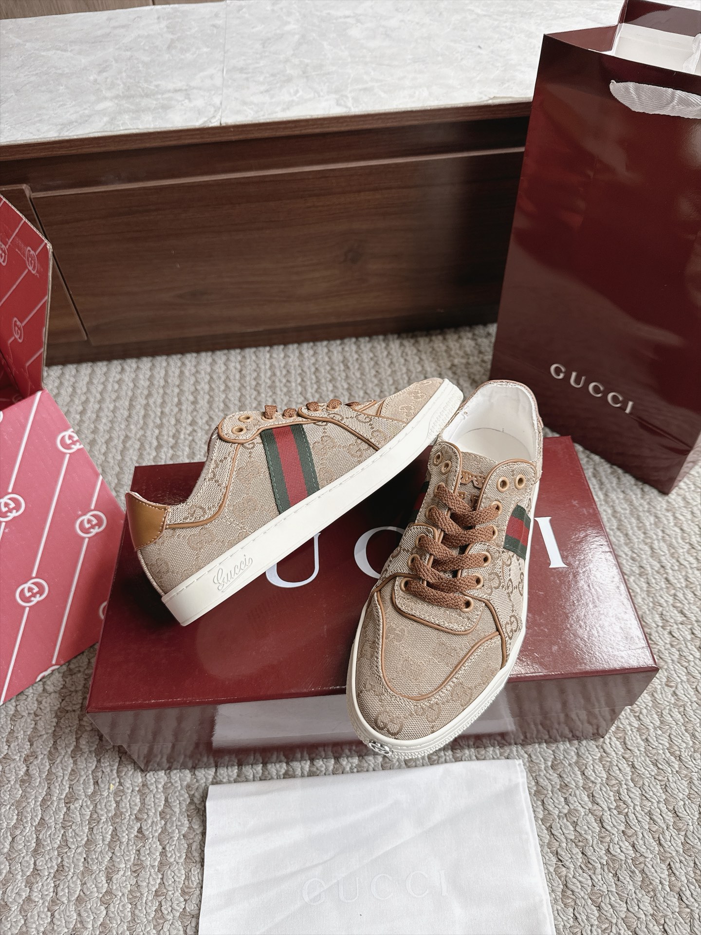Gucci Sneakers