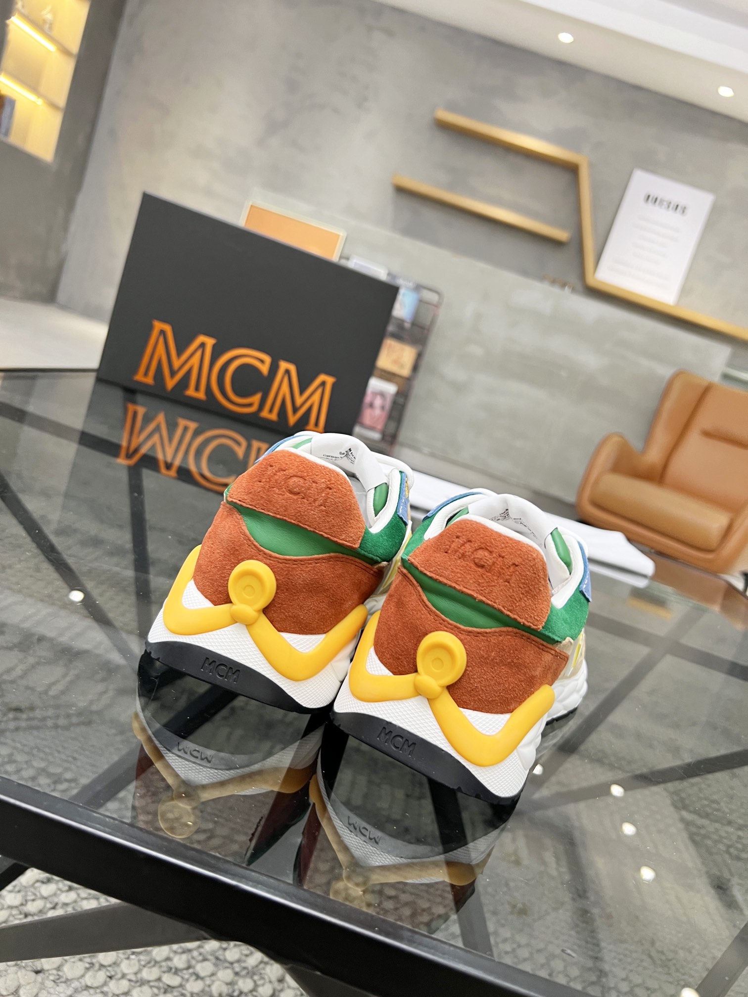 M顶级代购C炸街男神爆款运动板鞋专柜同步鞋面意大利进口牛皮面料高品质拼接复杂工艺品进口透气网布内里垫鞋底
