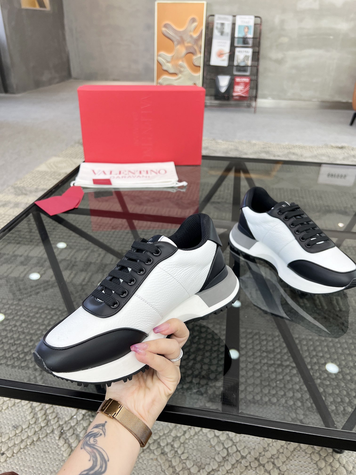 H顶级代购华炸街男神运动鞋新品经反复试验终打造出完美版本经典的华伦家高超拼接工艺技术瞬间成为高富帅意大利