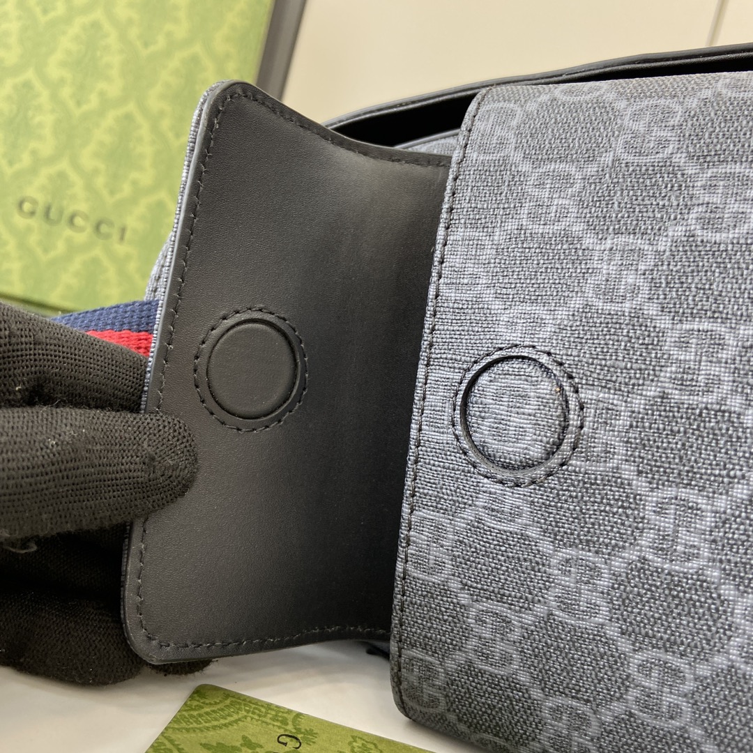 Gucci Supreme Canvas Messenger Bag - Stylish & Functional Design 6 i1724850016 4063 1