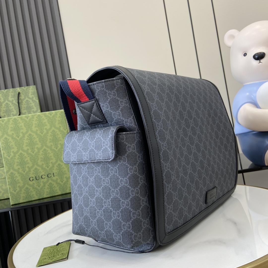 Gucci Supreme Canvas Messenger Bag - Stylish & Functional Design 2 i1724850016 4480 4