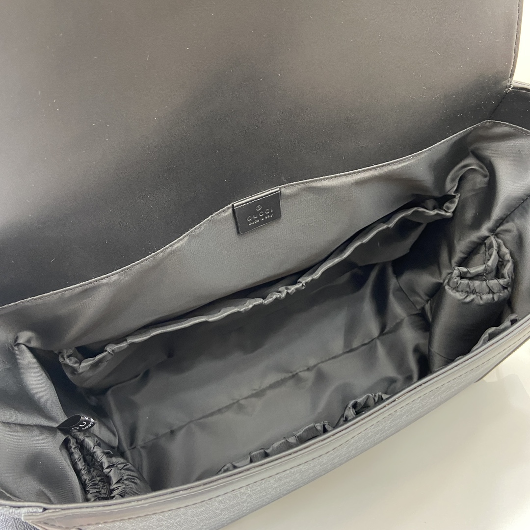 Gucci Supreme Canvas Messenger Bag - Stylish & Functional Design 8 i1724850016 4881 7