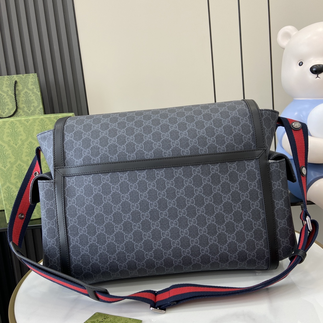 Gucci Supreme Canvas Messenger Bag - Stylish & Functional Design 3 i1724850016 4941 5