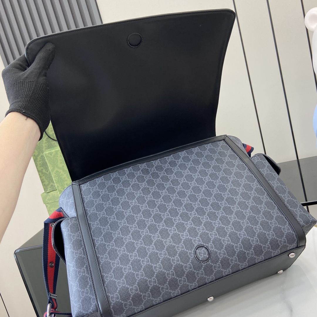 Gucci Supreme Canvas Messenger Bag - Stylish & Functional Design 7 i1724850016 5015 0