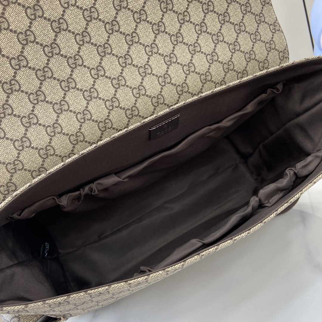 Gucci Supreme Canvas Messenger Bag, Two Colors Available, Model 495909 9 i1724850396 6630 6