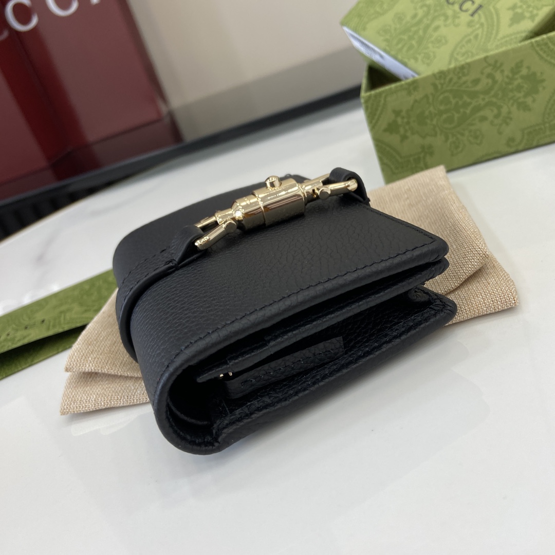 Gucci Jackie 1961系列借鉴手袋设计灵感 推出小巧高贵的全新卡包造型