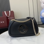 "Avec un ensemble complet d'emballages verts d'origine"‼ ️【Nouveau style】 Petit sac à bandoulière de la série Gucci Blondie. Les nouveaux sacs à main de la série Gucci Blondie sont décorés du logo classique de la série de la marque qui a fait ses débuts au début des années 1970. Il combine intelligemment le charme du patrimoine et le style contemporain et interprète parfaitement le design classique de la marque. et essence moderne. Ce petit sac à bandoulière est confectionné en cuir rouge Gucci Ankara, présente une marque circulaire en émail et possède une bandoulière en chaîne dorée. Modèle : 815715. Dimensions : 26 (longueur) x 16 (largeur) x 8 (épaisseur) Couleur : Cuir pleine couleur Gram/cuir d'origine. Fabriqué en Italie 1 « Avec un ensemble complet d’emballages verts d’origine »‼ ️【Nouveau style】 Petit sac à bandoulière de la série Gucci Blondie. Les nouveaux sacs à main de la série Gucci Blondie sont décorés du logo classique de la série de la marque qui a fait ses débuts au début des années 1970. Il combine intelligemment le charme du patrimoine et le style contemporain et interprète parfaitement le design classique de la marque. et essence moderne. Ce petit sac à bandoulière est confectionné en cuir rouge Gucci Ankara, présente une marque circulaire en émail et possède une bandoulière en chaîne dorée. Modèle : 815715. Dimensions : 26 (longueur) x 16 (largeur) x 8 (épaisseur) Couleur : Cuir pleine couleur Gram/cuir d’origine. Fabriqué en Italie
