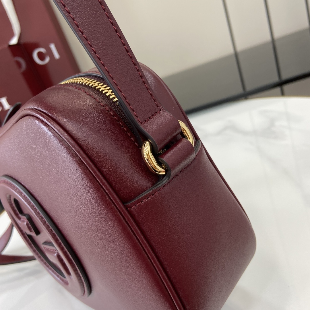 配全套原厂绿盒包装新品GucciBlondie系列迷你肩背包GucciBlondie系列全新手袋饰有在2