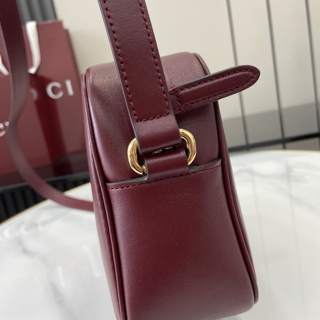 配全套原厂绿盒包装新品GucciBlondie系列迷你肩背包GucciBlondie系列全新手袋饰有在2