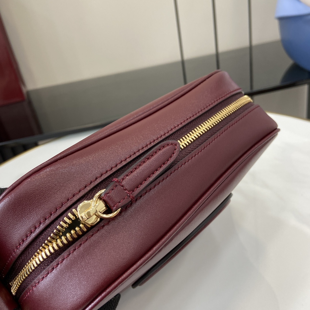 配全套原厂绿盒包装新品GucciBlondie系列迷你肩背包GucciBlondie系列全新手袋饰有在2