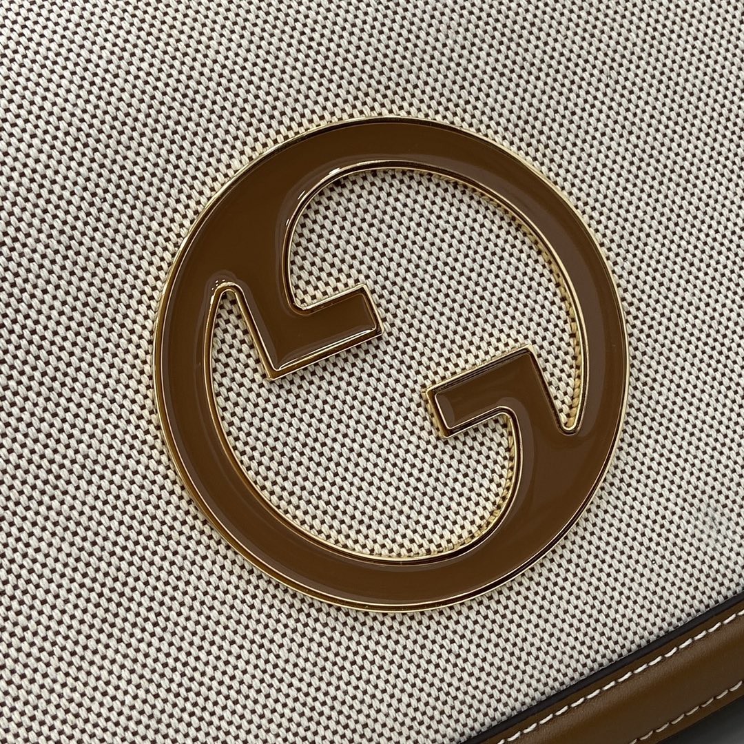 配全套原厂绿盒包装新款GucciBlondie系列中号手提包GucciBlondie系列全新手袋饰有在2