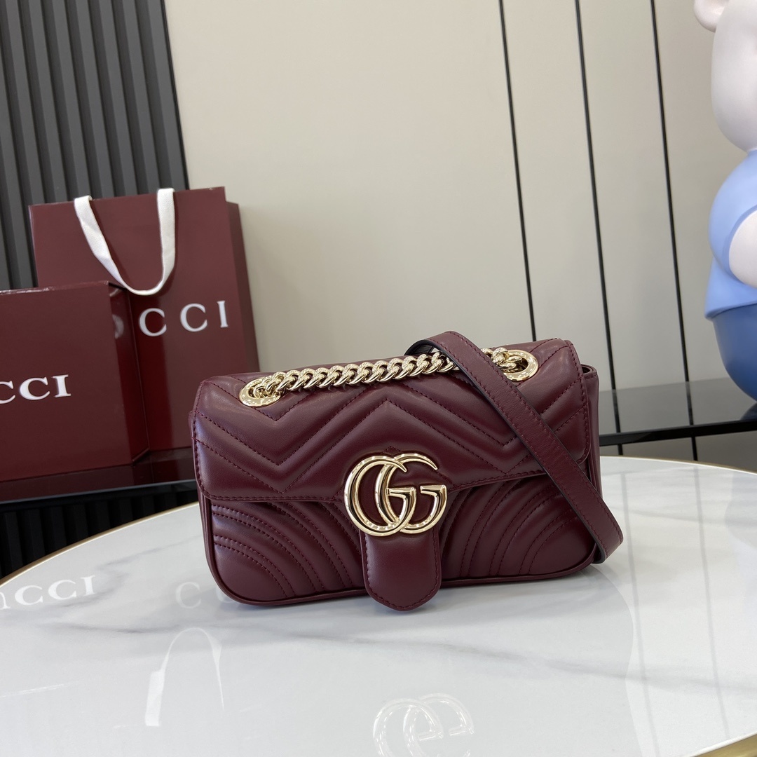 配全套原厂绿盒包装原厂皮新品GGMarmont系列绗缝迷你手袋这款GGMarmont系列迷你手袋采用高辨