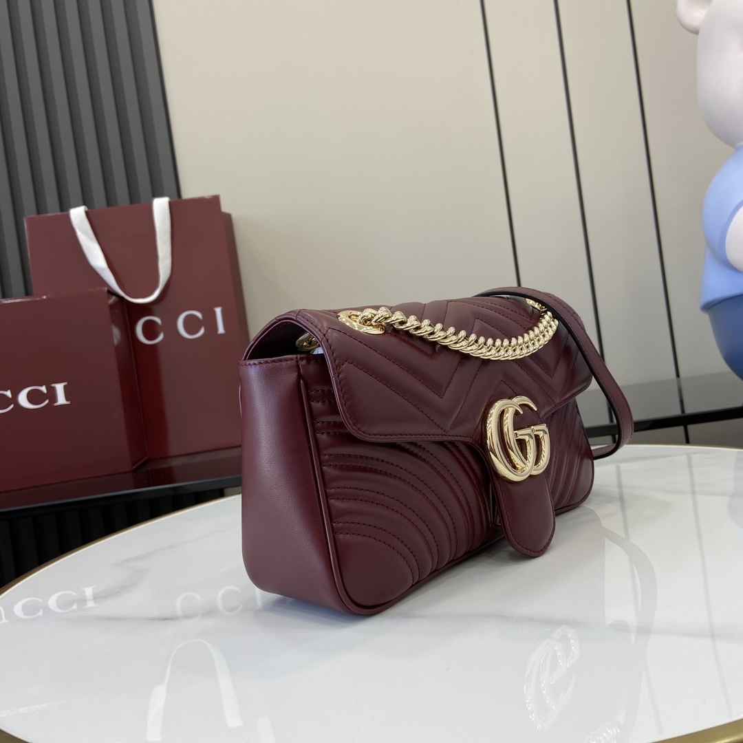 配全套原厂绿盒包装原厂皮新品GGMarmont系列绗缝迷你手袋这款GGMarmont系列迷你手袋采用高辨