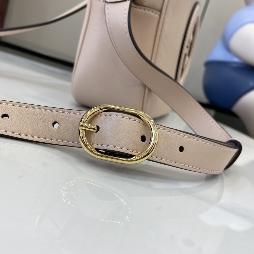 配全套原厂绿盒包装新品GucciBlondie系列迷你肩背包GucciBlondie系列全新手袋饰有在2