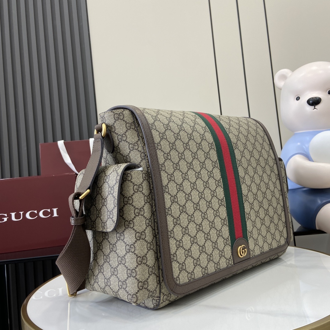 配原厂绿色礼品袋新品Gucci热卖男包系列!配有一条可以拆卸的肩背带使用G家特有的GG标注咖啡色组合除G
