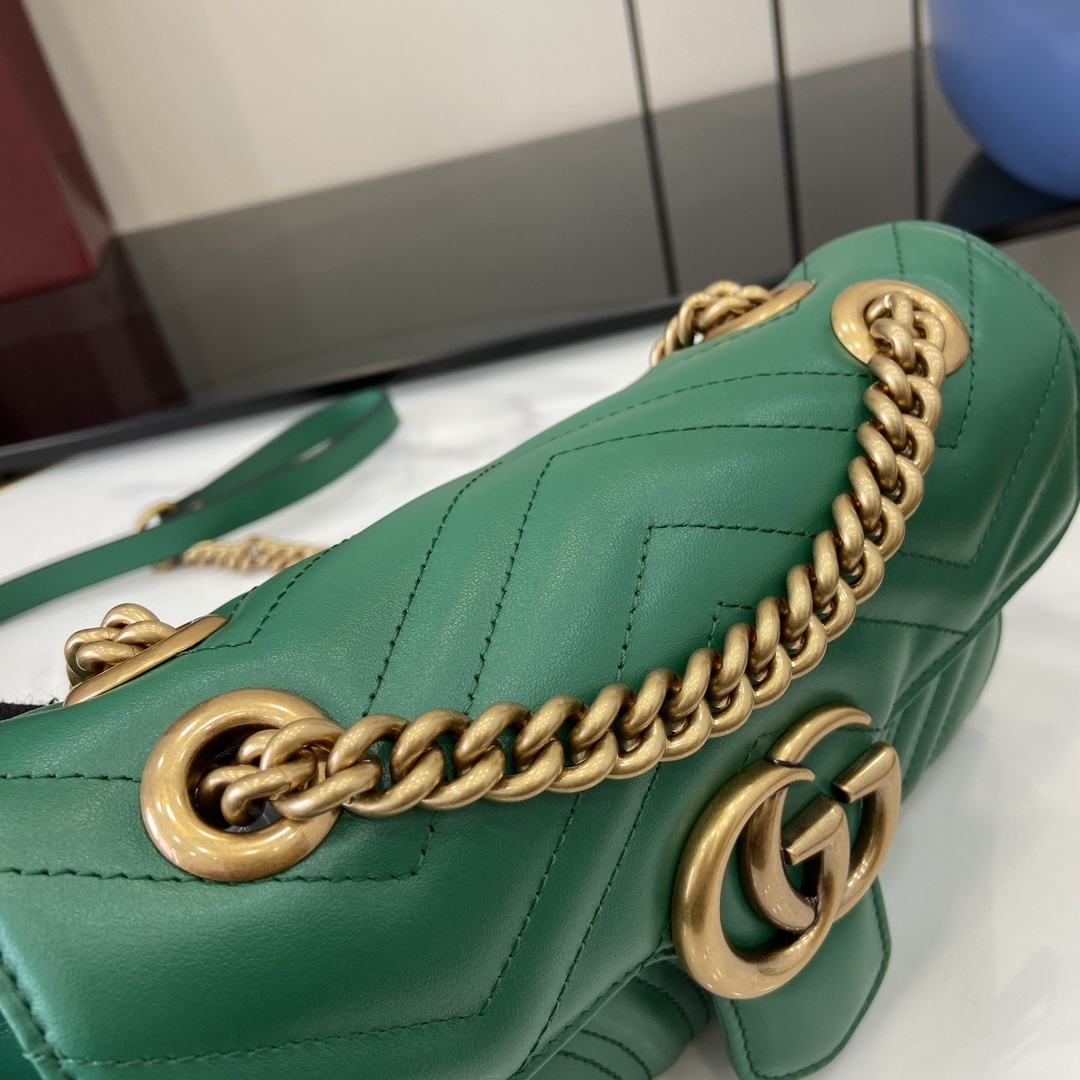 配全套原厂绿盒包装原厂皮新品GGMarmont系列绗缝迷你手袋这款GGMarmont系列迷你手袋采用高辨