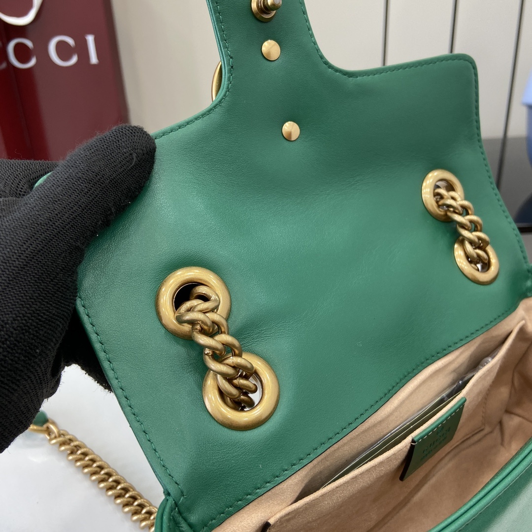 配全套原厂绿盒包装原厂皮新品GGMarmont系列绗缝迷你手袋这款GGMarmont系列迷你手袋采用高辨