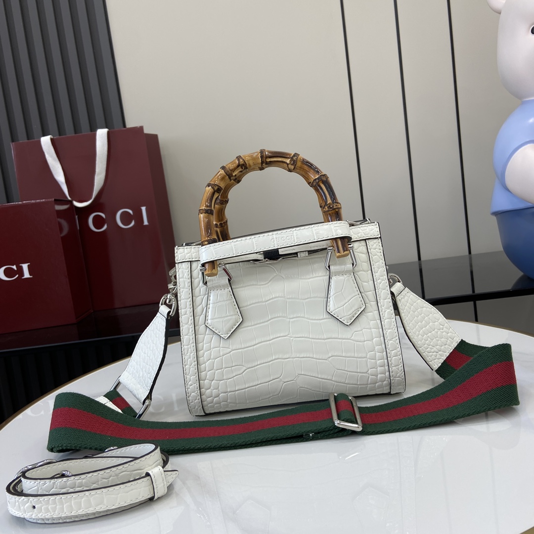 配全套原厂绿盒包装新款GUCCI新款专柜品质实物实拍材质独家定制鳄鱼纹牛皮双肩带转换使用高定鳄鱼纹牛皮搭