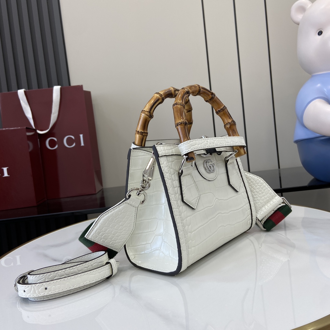 配全套原厂绿盒包装新款GUCCI新款专柜品质实物实拍材质独家定制鳄鱼纹牛皮双肩带转换使用高定鳄鱼纹牛皮搭