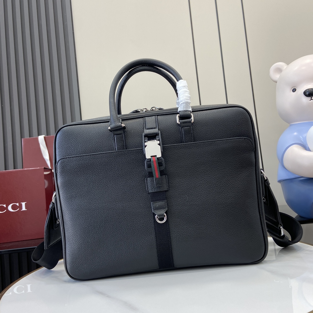 Gucci Product _d9Jqf40HfamxWESx_nZ2J88ZackKsOEf8MzGazA