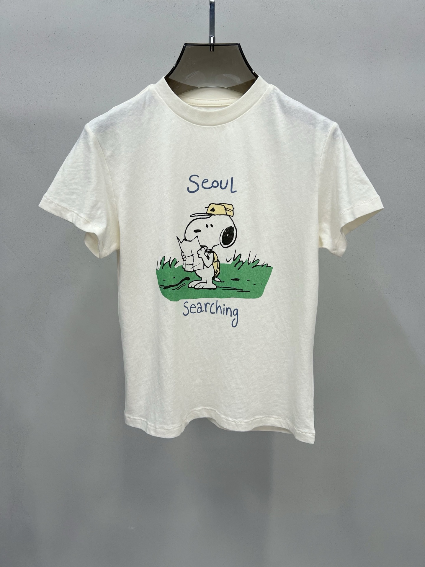 Футболка с рисунком Snoopy Seoul Searching, размеры SML Без бренда
