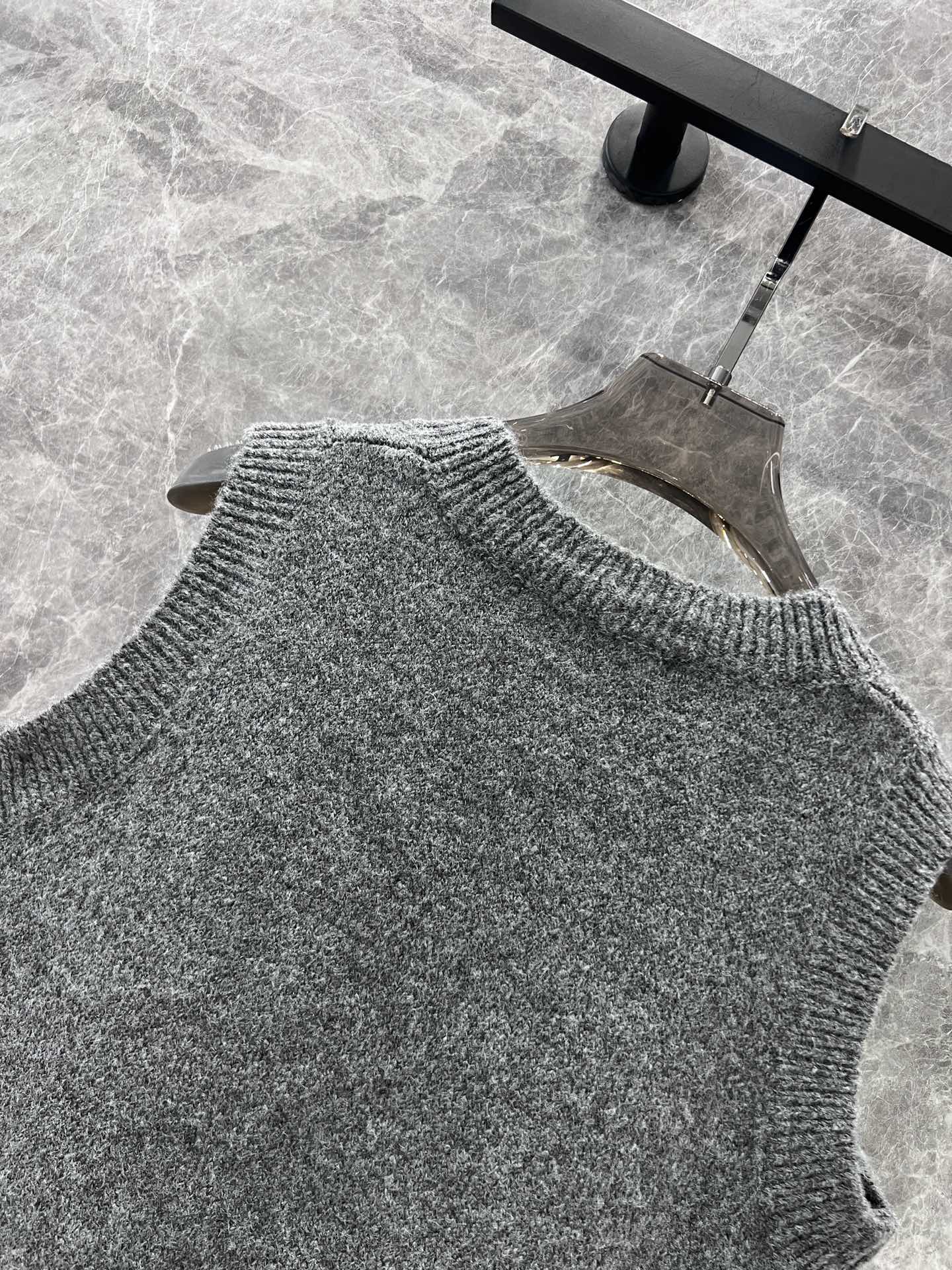 New Autumn Winter Women’s Doll-Lined Vest: High-Quality, Stylish, Custom-Made Fabric in S/M/L Sizes - 图片 4