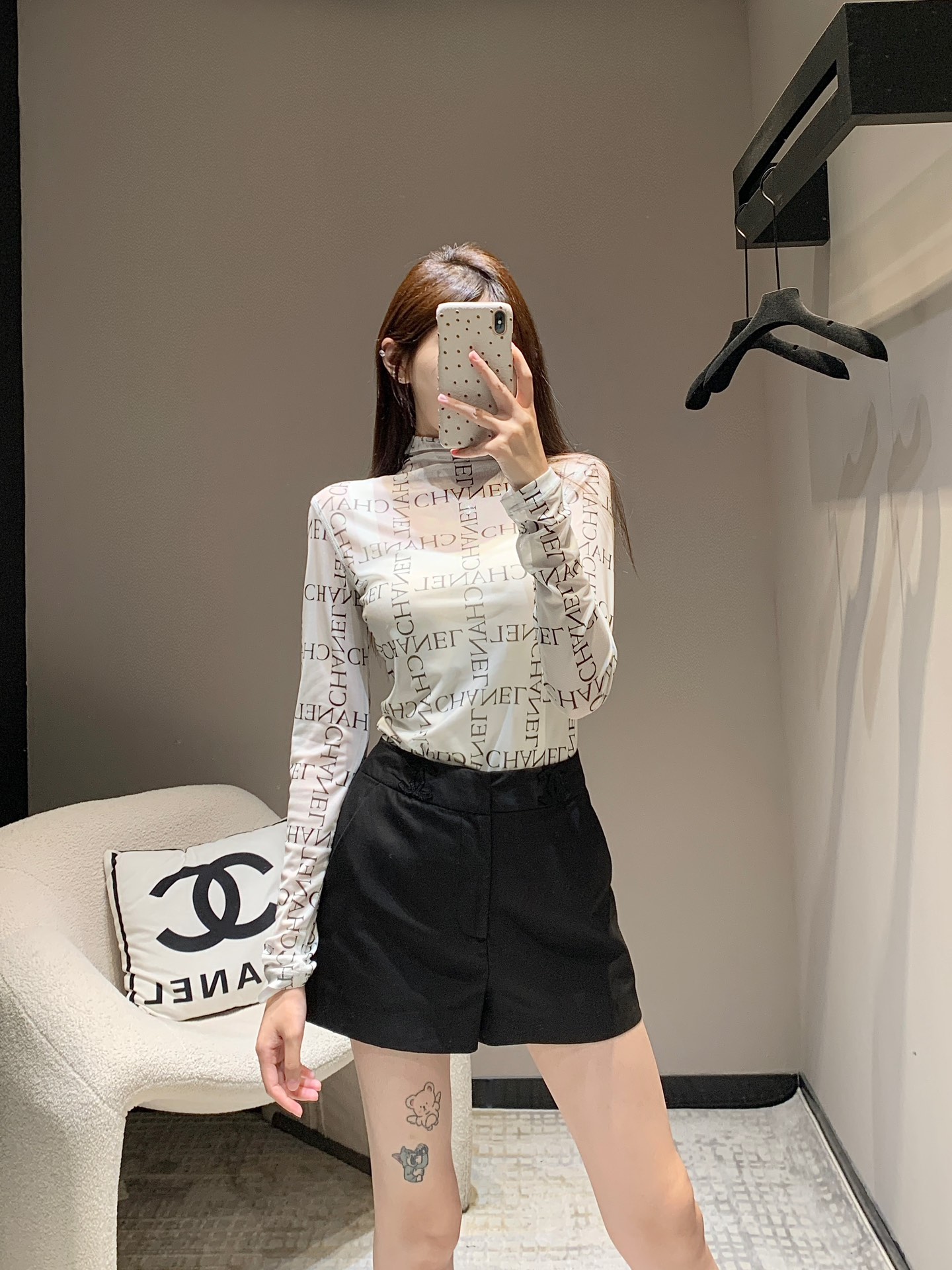 NO:295257,Category Chane* 24Fw early autumn new style letter printing long-sleeved high-end base pullover | Exclusive high-end production!  Xiangjia letter printing elements are very fashionable, good everyday outfit, salt sweet, super comfortable and casual, single or inner wear are good choices. S/M/L, chanel, chanel, alexander wang19860909批 Chane* 24Fw早秋新款 字母印花长袖高岭打底套头衫丨独家高版出品！香家字母印花元素好时髦 日常好穿搭 盐甜 超舒服休闲 单穿或内搭都是很好的选择哦.现货发售 S/M/L,,chanel,chanel,alexander wang,Women's clothing
