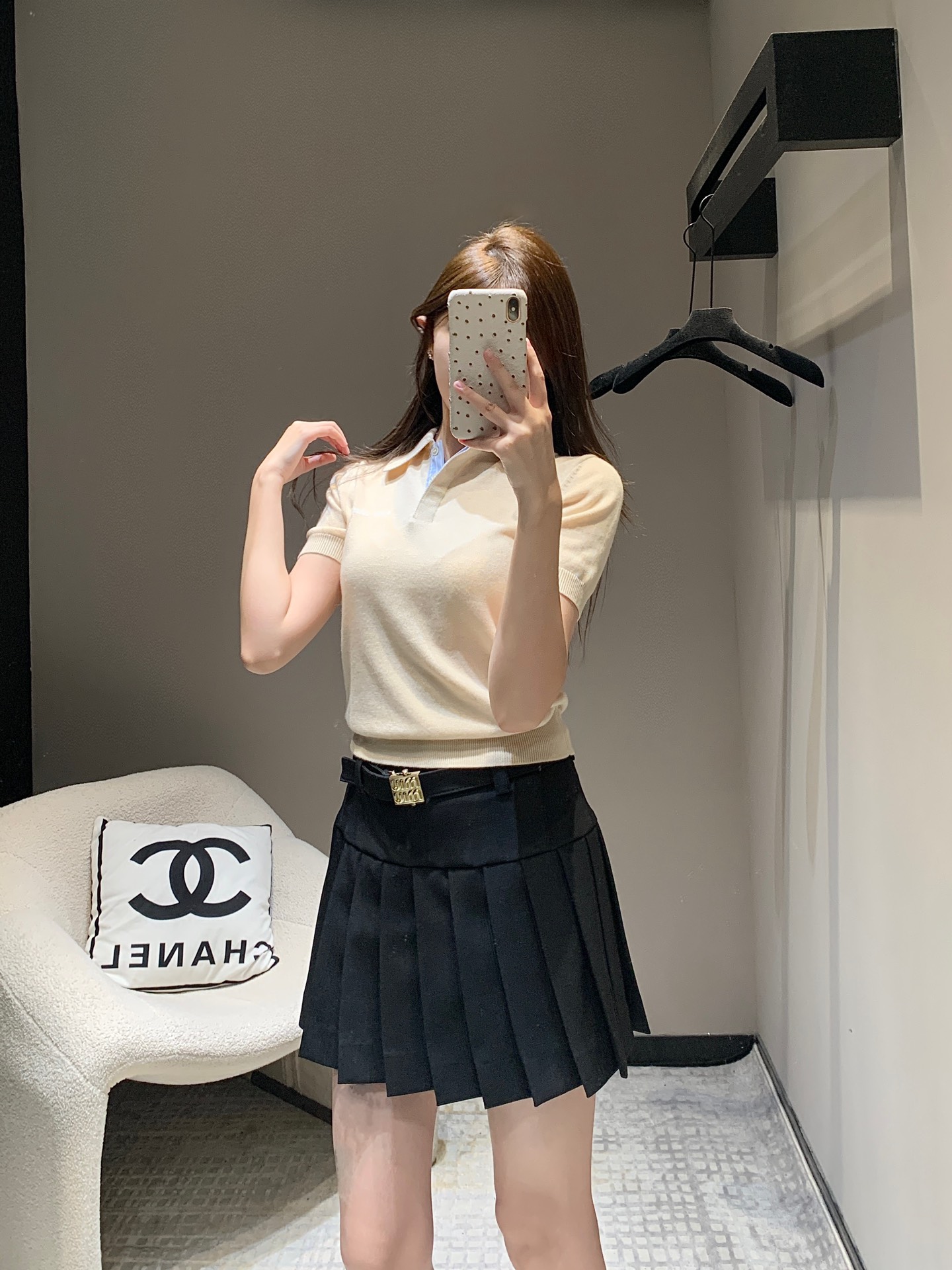 NO:296778,Batch Miu Mi* 25Ss early spring new model, micro-label letter embroidered short-sleeved knitted polo shirt丨Exclusive yb development!  High-end production!  Customized dyed original knitted yarn, soft and comfortable, and extremely textured, all-purpose items with temperament and age reduction, full of details at a glance, matched with jeans or skirts, rich and wealthy temperament, S/M/L,,miumiu, skirts, jeans, T-shirt, alexander wang19860909批 Miu Mi* 25Ss早春新款 微标字母刺绣短袖针织polo衫丨独家yb开发！高版出品！定制定染原版针织纱线,手感柔软舒适,极具质感的万能单品 气质又减龄 一眼就是细节质感满满 搭配牛仔裤或者半裙 富家千金气质 现货发售S/M/L,,miumiu,skirts,jeans,T-shirt,alexander wang,Women's clothing