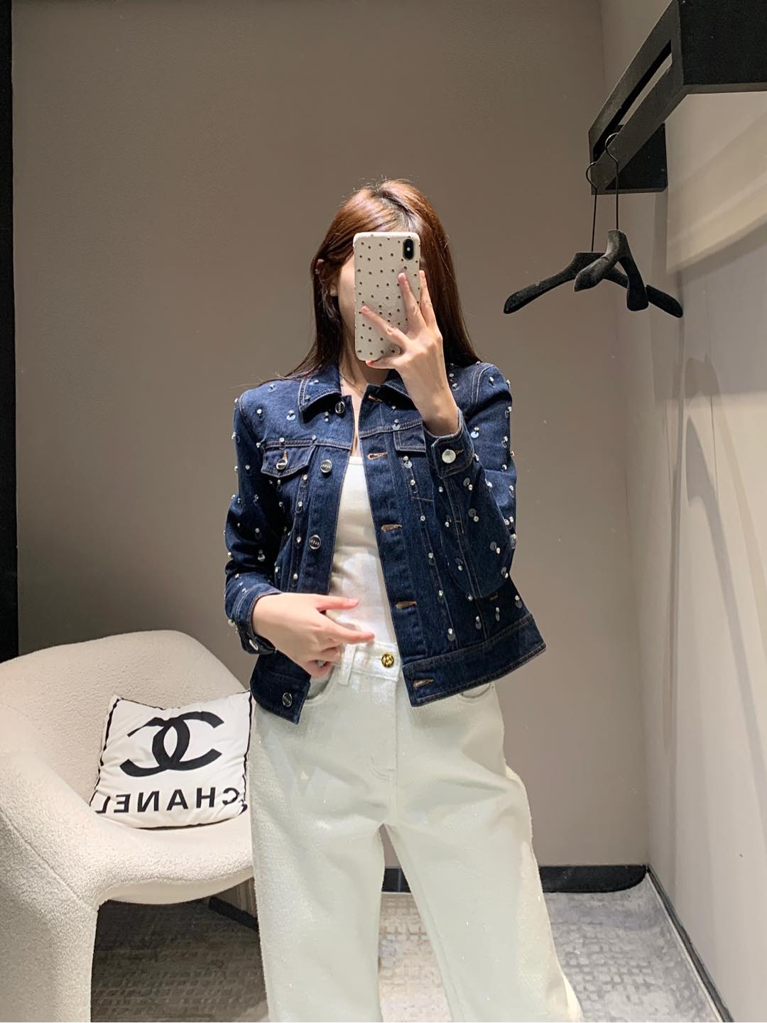 NO:294628,Bulk Gucc* 24FW autumn and winter new style crystal sequin embroidered single-breasted lapel short denim jacket jacket丨Exclusive high-end production!  Heavy Industry Sequin Retro Denim is full of high-end feel and is simply a magical styling tool!  I am not picky about people at all. I am stylish and fashionable. [Let me see] I look very slim!  Sisters, just feel at ease!  S/M/L, Jackets & coats, Jackets & coats, Alexander wang19860909批 Gucc* 24FW秋冬新款 水晶亮片刺绣单排扣翻领短款牛仔夹克外套丨独家高版出品！重工亮片复古牛仔 高级感十足 简直就是凹造型神器！完全不挑人穿 上身有型 有范又时髦[让我看看]非常显瘦！姐妹们放心入就对了！现货发售S/M/L,,jackets & coats,jackets & coats,alexander wang,Women's clothing