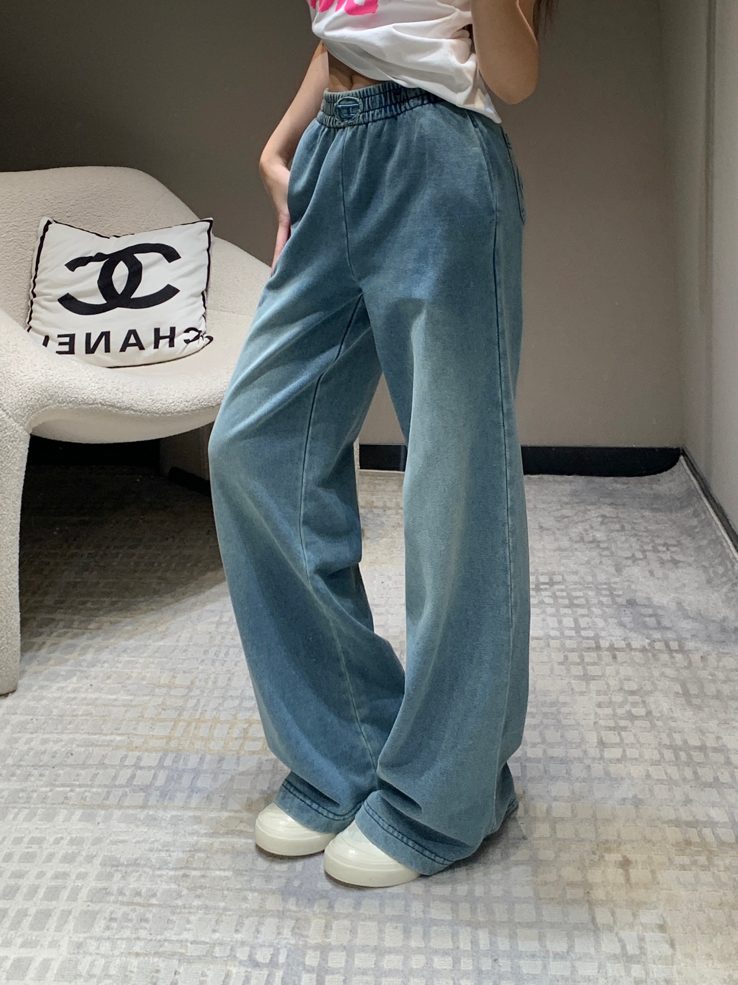NO:314860,Diese* 25Ss early spring new style, elastic waist gradient color casual pants | Exclusive high-end production!  Retro and high-end colors, wash water and make it old, showing a sense of high-end and casualness, visual feast, a versatile item that must be bought in all seasons, full of lazy style, and goddess must be used as a magical tool!  The style is versatile and not picky. It stretches the line proportions and makes the upper body beautiful!  Workmanship quality depends on details S/M/L, alexander wang19860909Diese* 25Ss早春新款 松紧腰渐变色休闲裤丨独家高版出品！颜色复古高级 洗水做旧 尽显高级随意感 视觉盛宴 四季必入的百搭单品 慵懒范儿十足 女神必入神器！版型百搭不挑人 拉长线条比例 上身美的不要不要的！做工品质看细节 现货发售S/M/L,,alexander wang,Women's clothing