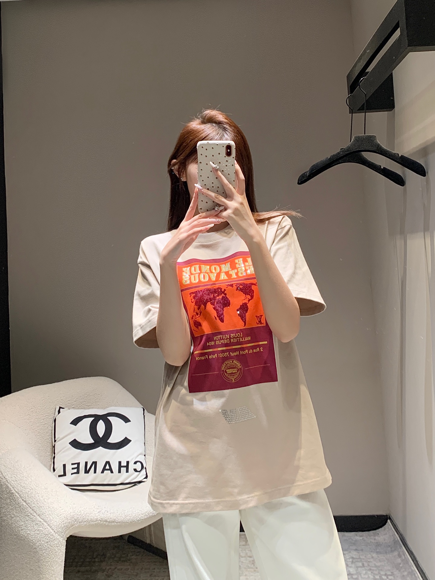 NO:308139,Batch Louis Vuitt*n 25Ss early spring new style World Map Art Pattern Series Short-sleeved T-shirt | Exclusive high-end production!  Imported cotton fabric, breathable and comfortable From the 2025 Spring and Summer Fashion Show Printed with warm brown and orange world map pattern with inspiring slogans: 