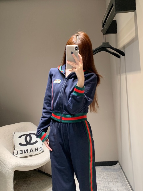 Gucci 25SS Striped Trim Hoodie and Pants Set - Casual Spring Style 1 Gucci 25SS Striped Trim Hoodie and Pants Set - Casual Spring Style