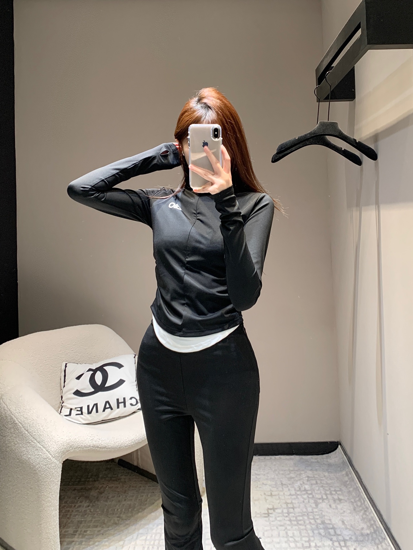 NO:313711,Alo* 25Ss early spring new style letter printing contrasting color fake two-piece top elastic waist slightly flare sports trousers set | Exclusive high-end production!  Sisters who like sports style must take this out!  Very soft and comfortable, and has a crisp texture. It is very shaping the figure and is definitely your best choice!  S/M/L, alexander wang19860909Alo* 25Ss早春新款 字母印花撞色假两件上衣松紧腰微喇运动长裤套装丨独家高版出品！喜欢运动风的姐妹必须这一套带走！非常柔软舒适 而且挺括有质感 非常修饰身材 绝对是你的不二之选！现货发售S/M/L,,alexander wang,Women's clothing