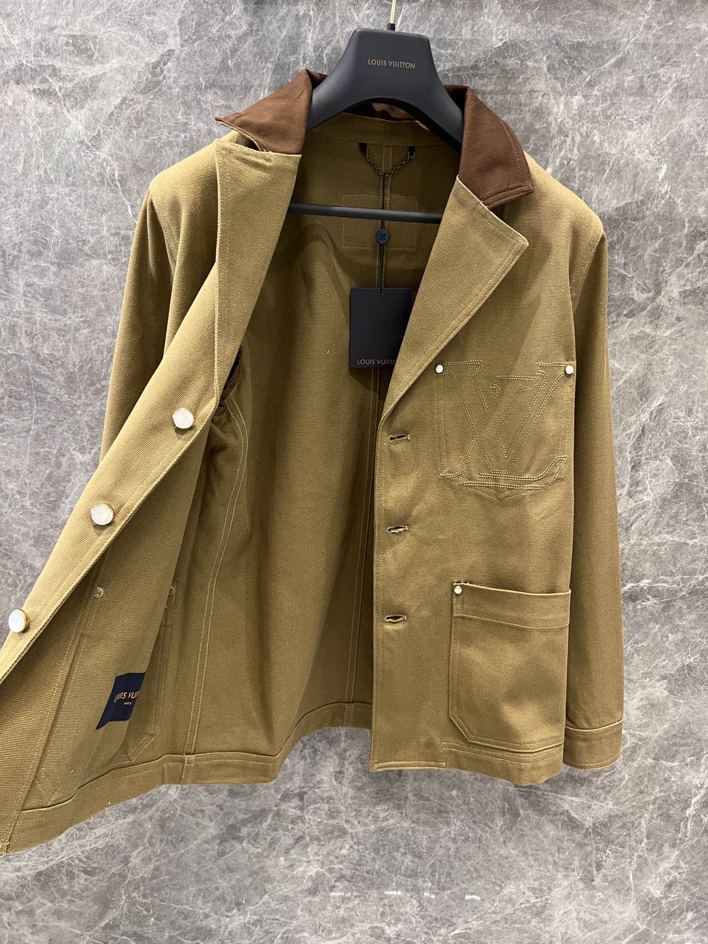 High-Quality Women’s Suit with Louis Vuitton Logo: Exclusive and Stylish Spring Jacket - 图片 2