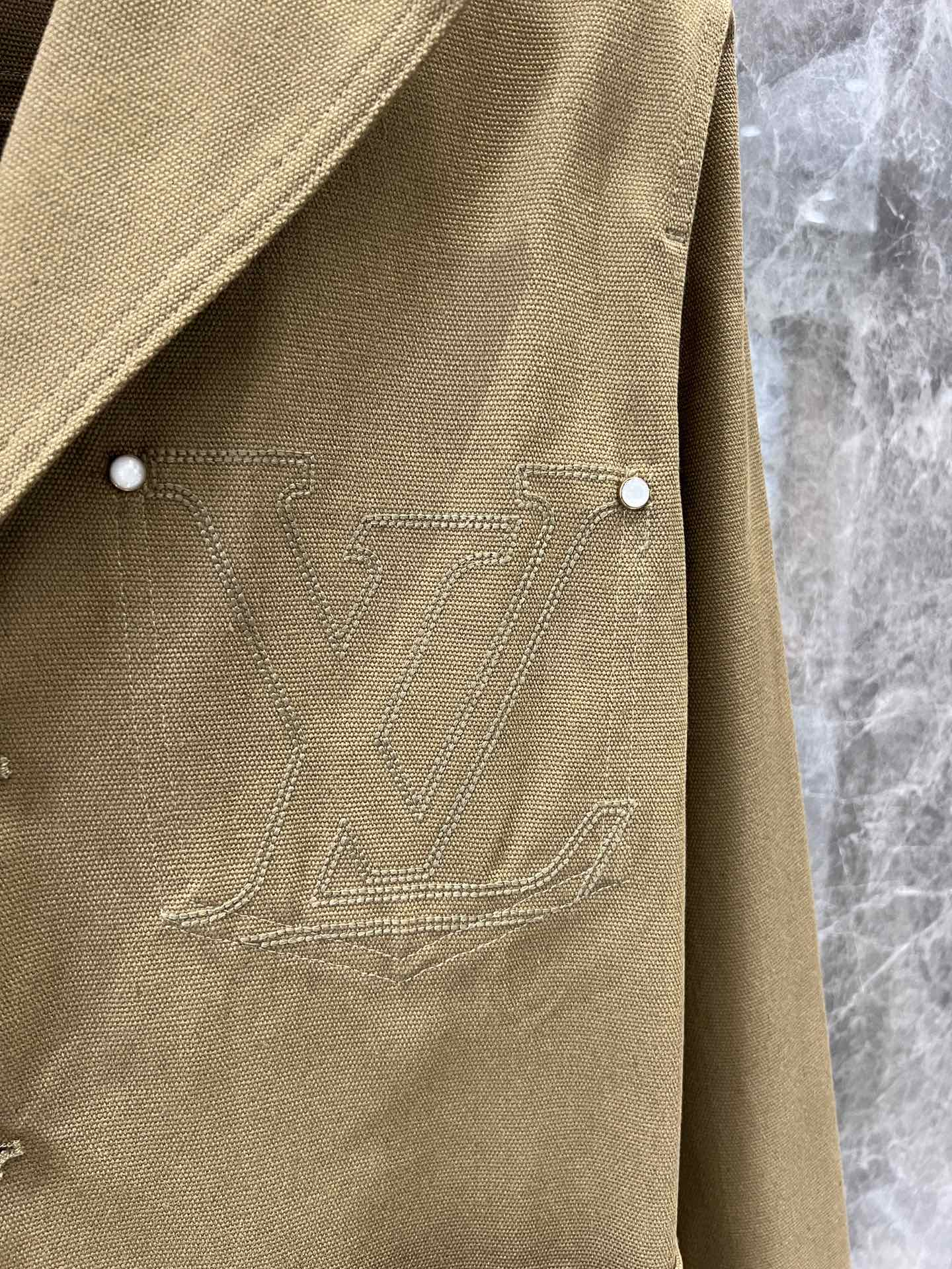 High-Quality Women’s Suit with Louis Vuitton Logo: Exclusive and Stylish Spring Jacket - 图片 6