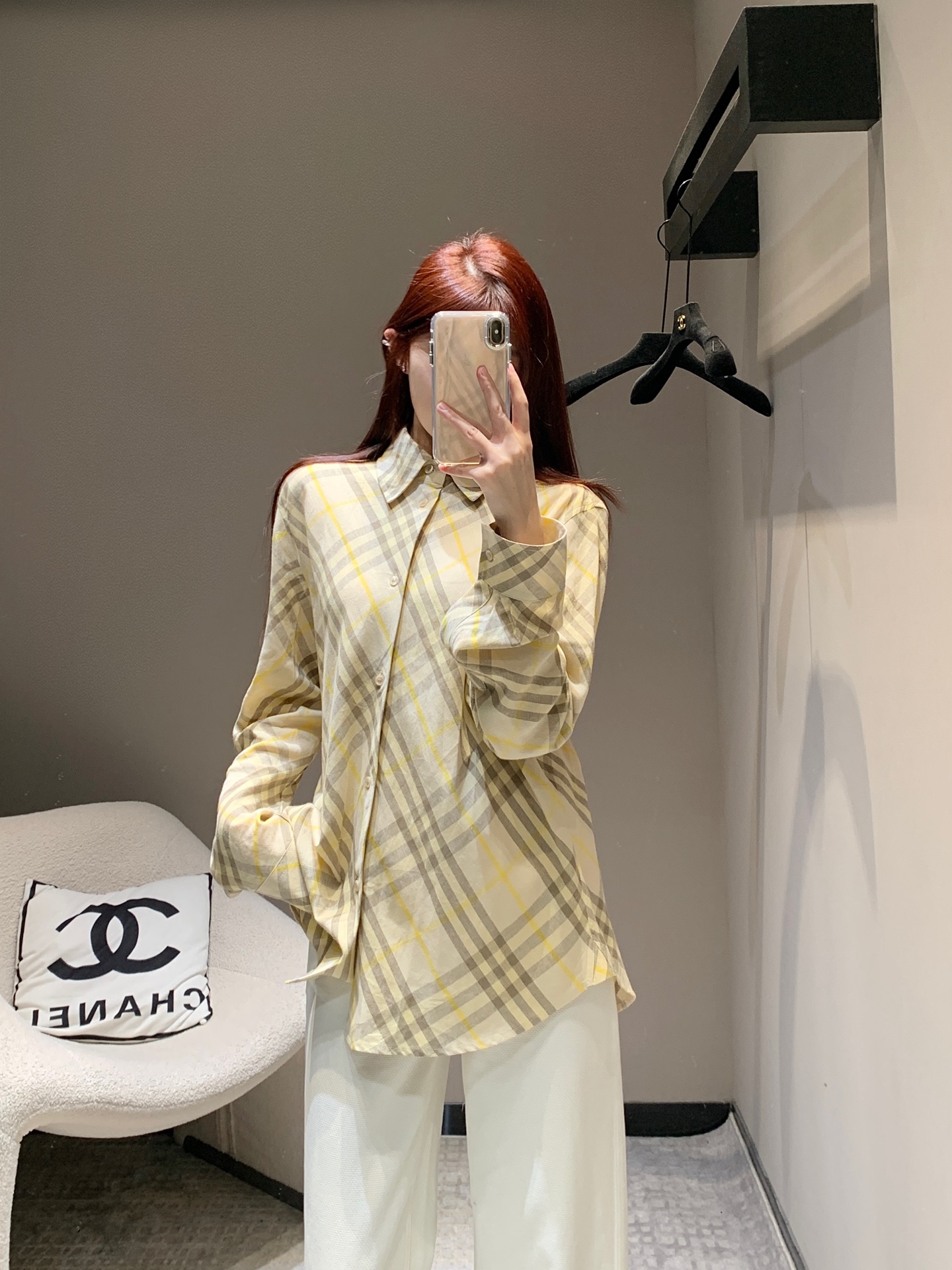 NO:308650,Bulk Burberr* 25Ss early spring new style, diagonal checked long-sleeved shirt丨Exclusive high-end production!  The classic style of British Academy style. The original customization is comprehensively tailored and designed, and the imported fabric is skin-friendly and soft and delicate!  Perfect workmanship quality depends on the details!  Spot sale /S/M/L, burberry,shirts,alexander wang19860909批Burberr* 25Ss早春新款 斜格纹长袖衬衫丨独家高版出品！英伦学院风气质经典版型.原版定制全面对格剪裁设计,进口面料质感亲肤柔软细腻！完美做工品质看细节！现货发售/S/M/L,,burberry,shirts,alexander wang,Women's clothing