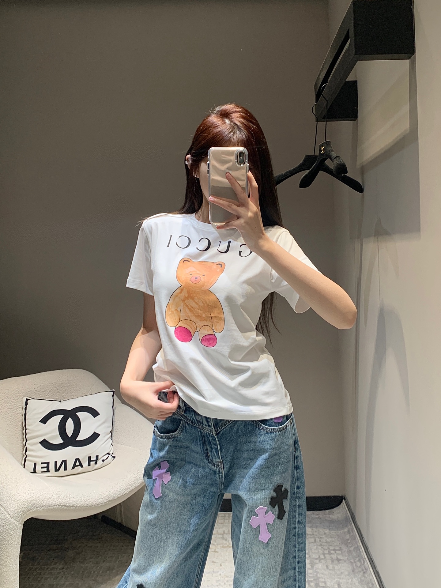 NO:310777,Gucc* 25Ss early spring new style cartoon bear letter printed short-sleeved T-shirt | Exclusive yb development!  High-end production!  Bear print design is clean and refreshing, full of youthful vitality. It’s really hard not to love it!  The concave shape is a perfect look. The classic small round neck design is simple and easy to wear. It is eye-catching when walking on the street!  The youthful and energetic feel is loose and not picky about the figure at all!  It is inclusive and covers the flesh and makes you look thin!  Both appearance and comfort!  Custom fabrics with 100% textures that are super comfortable!  All the items of all seasons are closed!  S/M/L, gucci, T-shirt,tees, t-shirt,alexander wang19860909Gucc* 25Ss早春新款 卡通小熊字母印花短袖T恤丨独家yb开发！高版出品！小熊印花设计 干净又清爽 满满的青春活力 真的狠难不爱啊！凹起造型来妥妥的好看经典的小圆领设计简洁好穿 走在街上吸睛度满分！青春又活力的感觉宽松版型完全不挑身材！包容性好遮肉显瘦！颜值与舒适兼具！穿出街回头率百分百定制面料 质感超级舒适！四季款的单品 都给我闭眼冲！现货发售S/M/L,,gucci,T-shirt,tees，t-shirt,alexander wang,Women's clothing