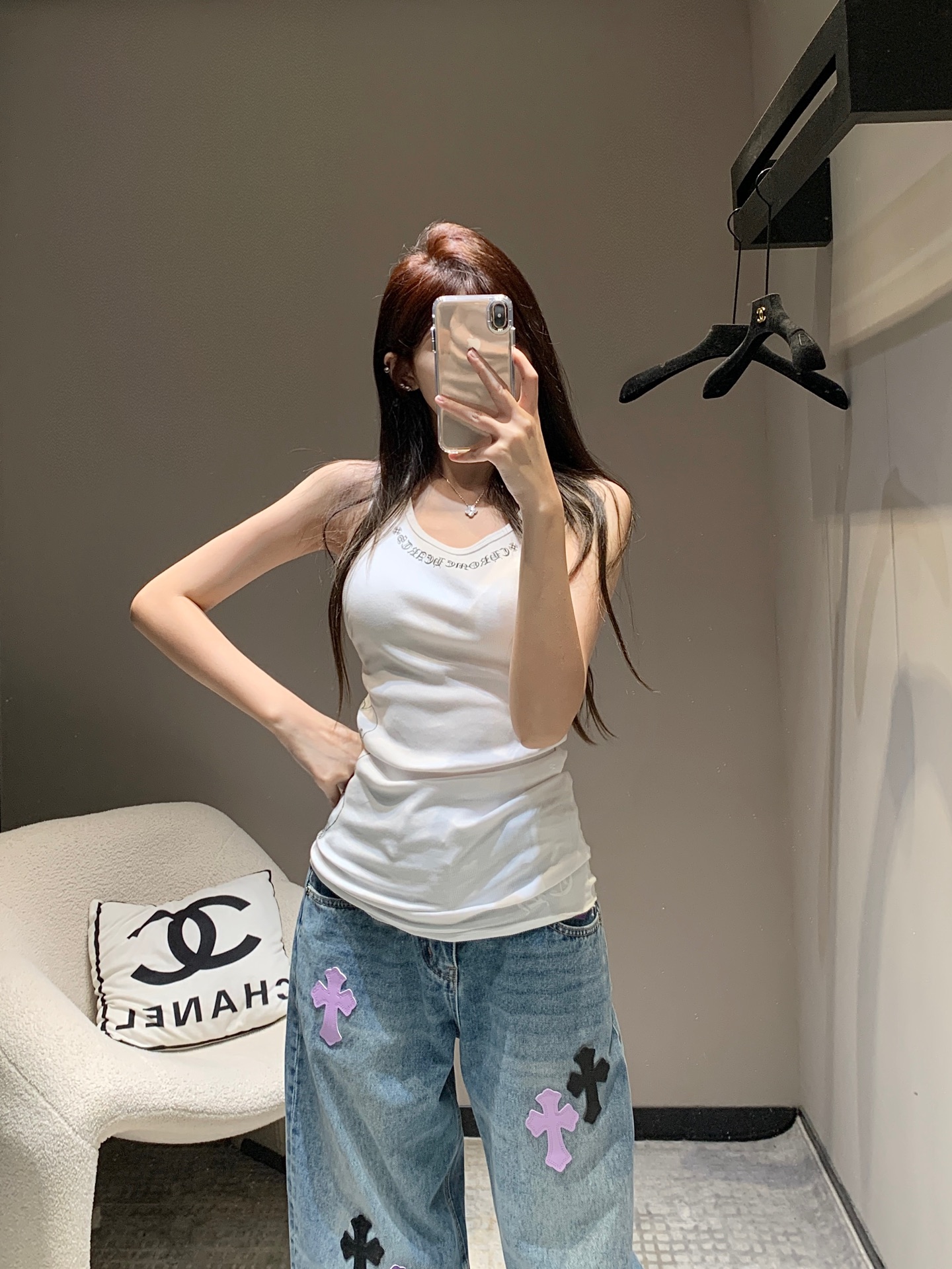 NO:312825,Category Chorme heart* 25ss Spring and Summer New Style Sanskrit Printed Vest 丨Exclusive high-end production!  Wear multiple clothes, and layered looks very good. It really perfectly shows the figure, with a hint of pure desire, the fabric is very comfortable, and the lower body is equipped with a mid-tube socks, which is very echoing style. Who says this set is not a pure desire ceiling? It is fashionable and desirable? S/M/L is on sale in stock, alexander wang19860909批 Chorme heart* 25ss春夏新款 梵文印花背心 丨独家高版出品！一衣多穿,叠穿也很好看,真真是完美的显现出了身材,有一丝纯欲的感觉,面料舒适度很不错,下身配一件中筒透袜很好的呼应风格,单穿这套谁说不是纯欲吊顶啊,又潮又欲谁能不爱～ 现货发售S/M/L,,alexander wang,Women's clothing