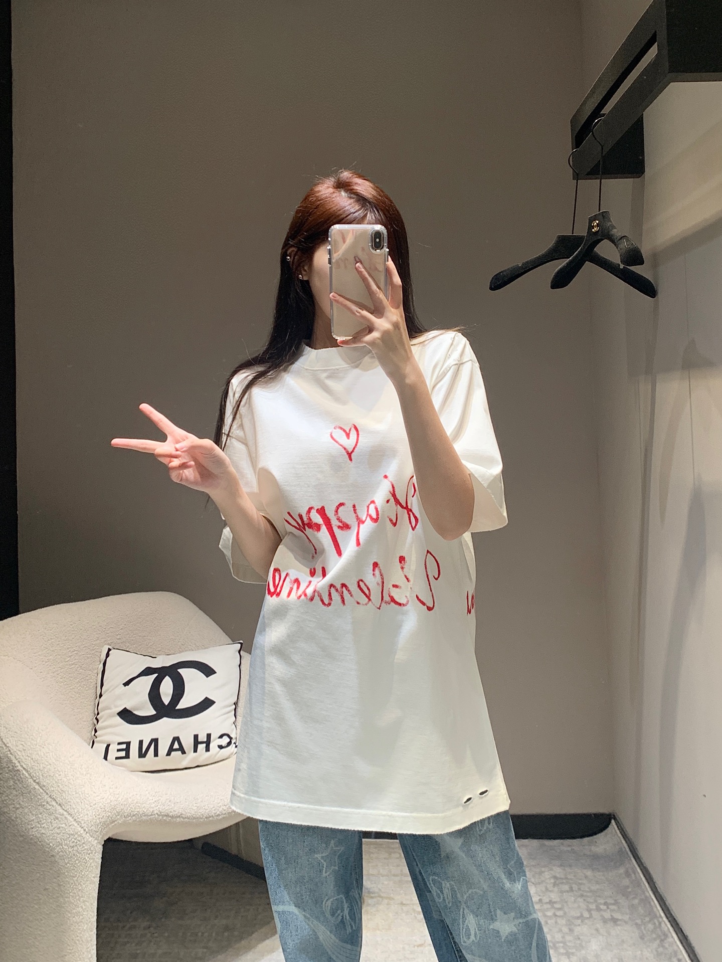 NO:312847,Balenci*ga 25Ss spring and summer new style Valentine's Day LOVEY love silhouette short-sleeved T-shirt | Exclusive yb development!  High-end production!  Retro jersey fabric, large silhouette cut Front and sleeve decoration logo love declaration graffiti Retro edge effect Aging and washing fading effect Neutral model Men and women same style (black single-sided dyeing process) on sale S/M/L, balenciaga, T-shirt,tees, t-shirt,alexander wang19860909批 Balenci*ga 25Ss春夏新款 情人节LOVEY爱心廓形短袖T恤丨独家yb开发！高版出品！复古平纹针织面料,廓形大版剪裁 正面和衣袖饰标识爱情宣言涂鸦 复古磨边效果 做旧和水洗褪色效果 中性款 男女同款（黑色单面染色工艺）现货发售S/M/L,,balenciaga,T-shirt,tees，t-shirt,alexander wang,Women's clothing