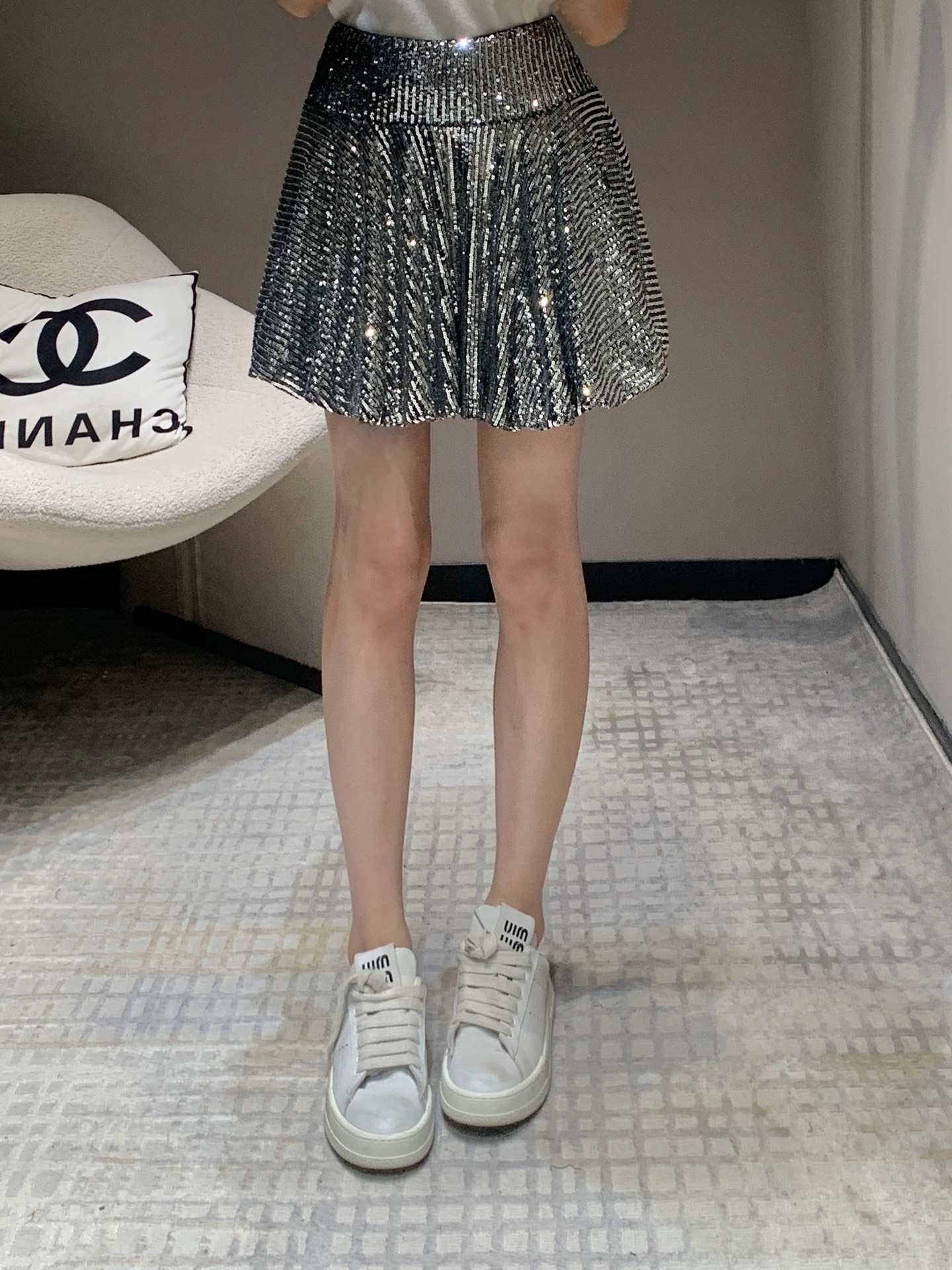 NO:313331,Batch Saint Laur*nt 25Ss early spring new style, high-end heavy industry sequined skirt丨Exclusive high-end production!  The must-have for fashionable people perfectly show off their good figure and are super eye-catching when walking on the road. The shorts in the inner will never be exposed. They will become beautiful with confidence. Taking photos is absolutely photogenic. The upper body is so nice!  Easy to grasp the advanced aura [666] The workmanship is really amazing. Fashion items that cannot be rejected~Spot-sale S/M/L,,saint laurent,skirts,skirts,shorts,alexander wang19860909批 Saint Laur*nt 25Ss早春新款 高级感重工亮片半裙丨独家高版出品！时髦精必备完美的展示出好身材走在路上也超吸睛内里短裤款绝对不会走光 一整个的放心变美 拍照也是绝对的上镜 上身太nice了！高级气场轻松拿捏[666]做工真的超级赞 无法拒绝的时尚单品～现货发售 S/M/L,,saint laurent,skirts,shorts,alexander wang,Women's clothing