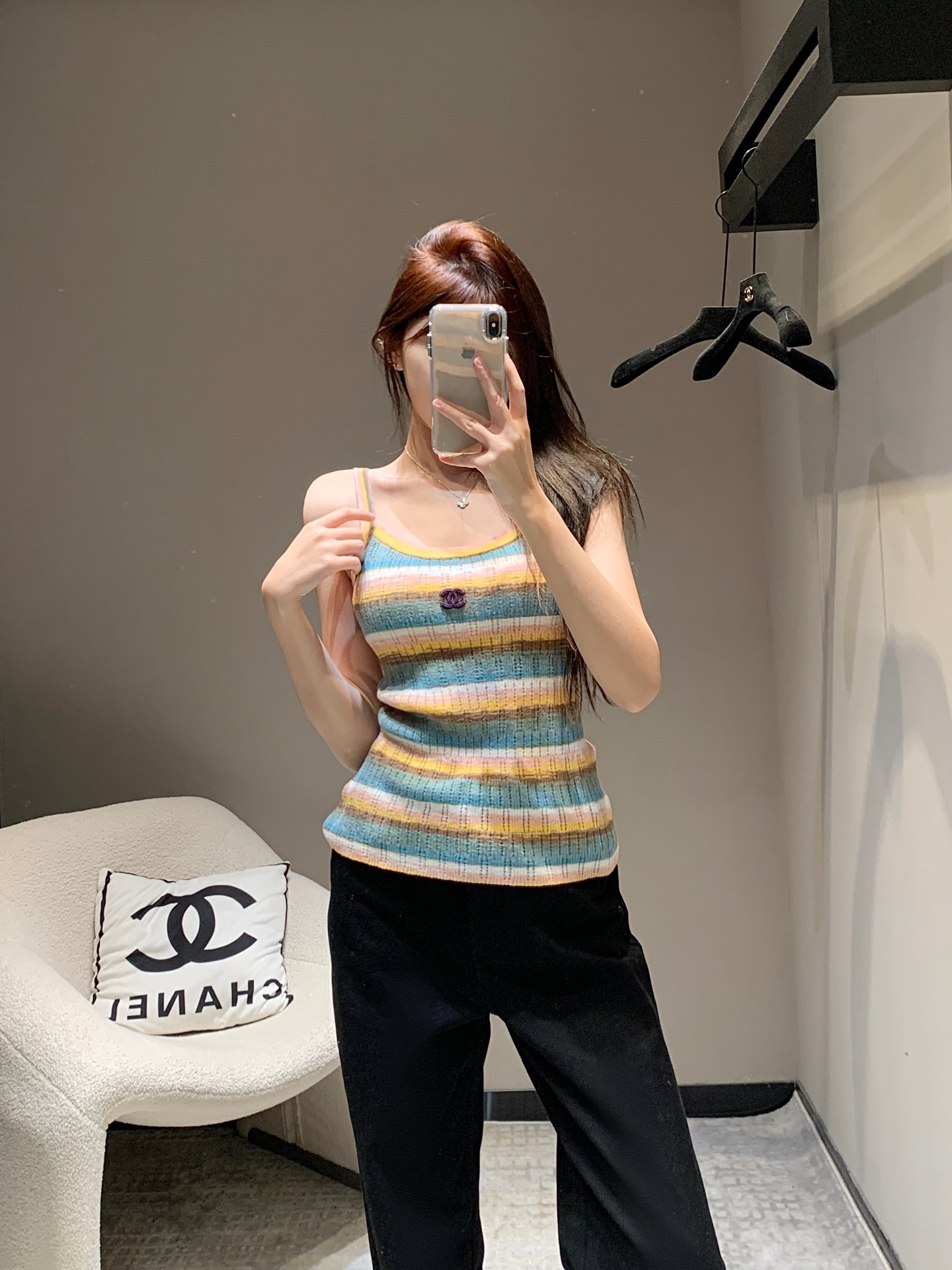 NO:313361,Chane* 25Ss early spring new model hollow striped knitted suspender vest丨Exclusive high-end production!  Customized wool knitted material, high-quality texture, bright color stripes and vertical pit strips, intertwined texture, combined with the double C three-dimensional logo pattern on the chest, it can better show the exquisite temperament, highlight the high-end feeling of outfit, elastic and tighter, more exquisite, slim outfit, full of relaxation and tone, light luxury and fashionable temperament, single wear and layering, the first choice for fashionable outfits in all seasons!  S/M/L, Chanel, alexander wang19860909批Chane* 25Ss早春新款 镂空条纹针织吊带背心丨独家高版出品！定制羊毛针织材质 质感高级舒适 通体明亮色系条纹竖坑条肌理交织 配合胸前双C立体徽标图案 更能彰显精致气质 凸显穿搭高级感 弹性松紧更显精致 穿搭显瘦 尽显松弛调性 轻奢时髦气质 单穿叠穿均可 四季时尚穿搭首选！现货发售S/M/L,,chanel,alexander wang,Women's clothing