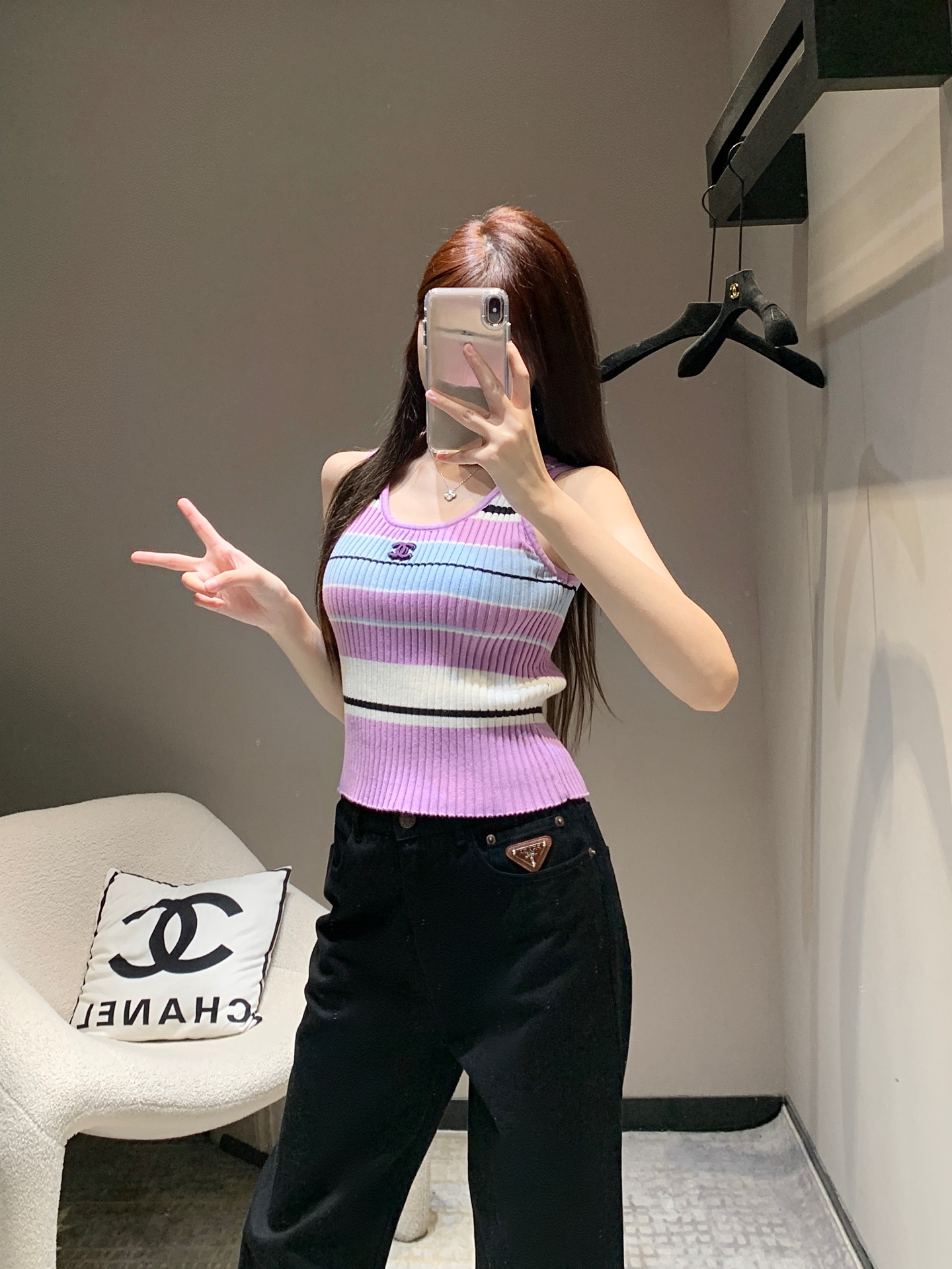 NO:320439,Crack Chane*25Ss Spring and Summer New Style Women's Round Neck Short Striped Sling Vest | Exclusive High-end Production!  Customized towel fabrics, made from imported German machines, and the version has been started for half a month. The version development, high-end quality, and detailed hardware are all in full. S/M/L, chanel, alexander wang19860909批 Chane*25Ss春夏新款 女士圆领短款条纹吊带背心丨独家高版出品！定制毛巾面料,德国进口机做,起版都起了半个月,对版本开发,高端品质,细节五金都 细节做工品质全面到位.现货发售 S/M/L,,chanel,alexander wang,Women's clothing