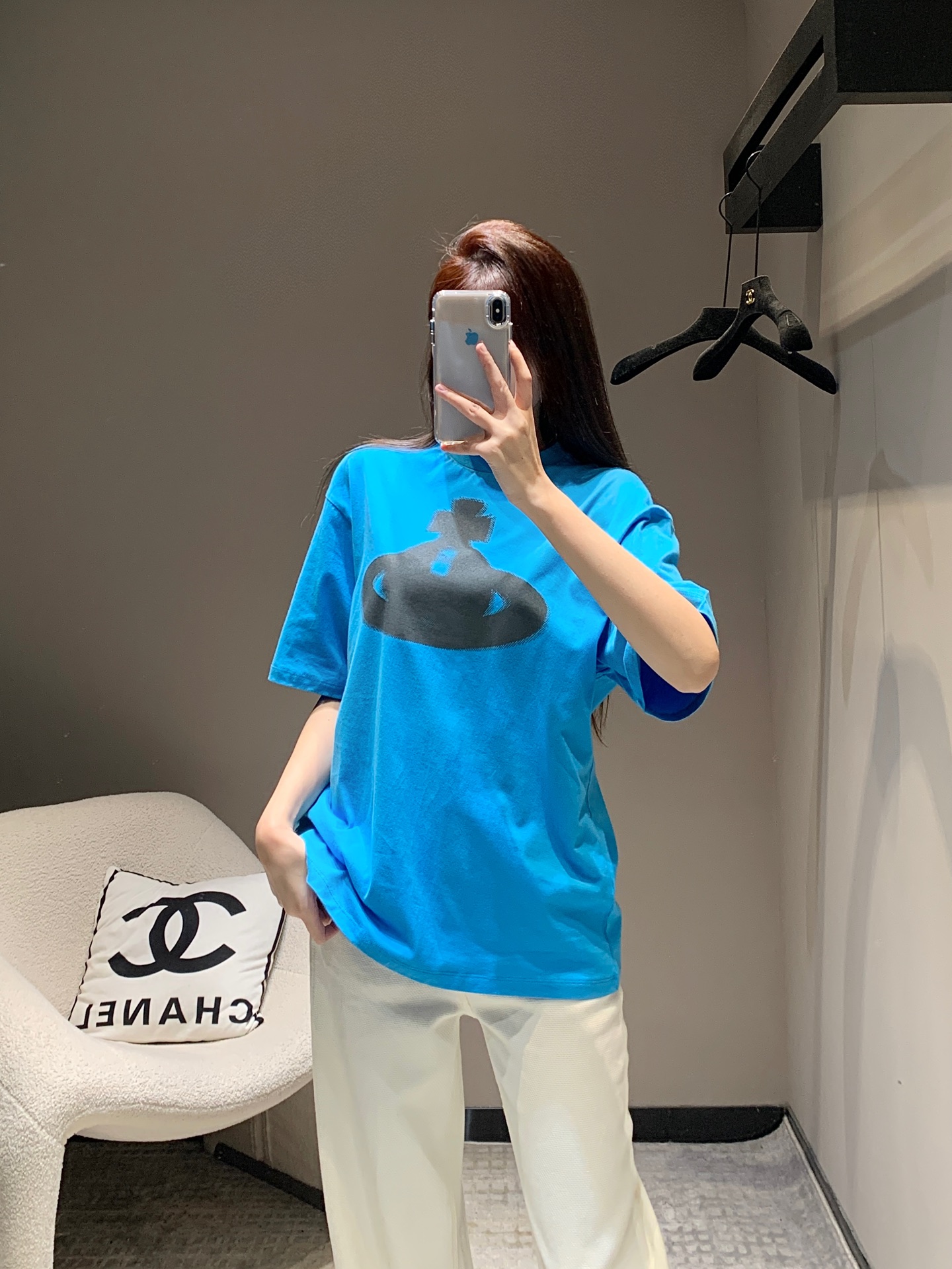 NO:320440,Batch VivieneWestwoo* 25Ss Early Spring New Saturn Mosaic Print Round Neck Loose Short Sleeve T-shirt丨Exclusive high-end production!  This T-shirt has a unique Saturn print design, allowing you to be unique among the crowd, easily matched with various pants, making you fashionable, comfortable and practical!  S/M/L, T-shirt,tees,t-shirt,alexander wang19860909批 VivieneWestwoo* 25Ss早春新款 土星马赛克印花圆领宽松短袖T恤丨独家高版出品！这款T恤有着独特的土星印花设计,让你在人群中独具特色,轻松搭配各种裤装,让你时尚、舒适、实用并存！现货发售S/M/L,,T-shirt,tees，t-shirt,alexander wang,Women's clothing